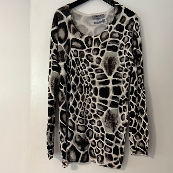 Jenny B sweater size M/L - Picture 1 of 4